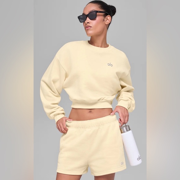 Alo NWT Cropped Accolade Crewneck Candlelight Yellow Size S